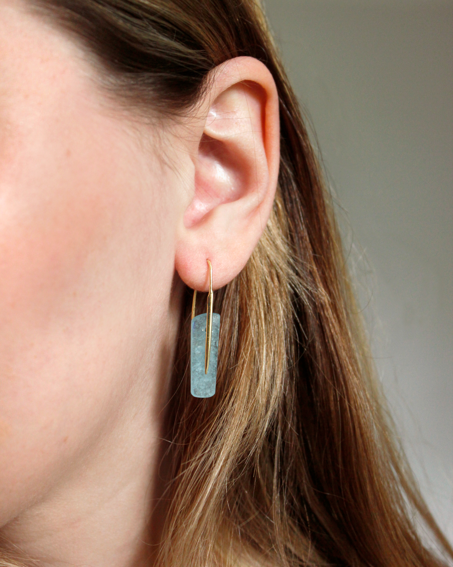 Feather Earrings in Aquamarine and 18k Gold