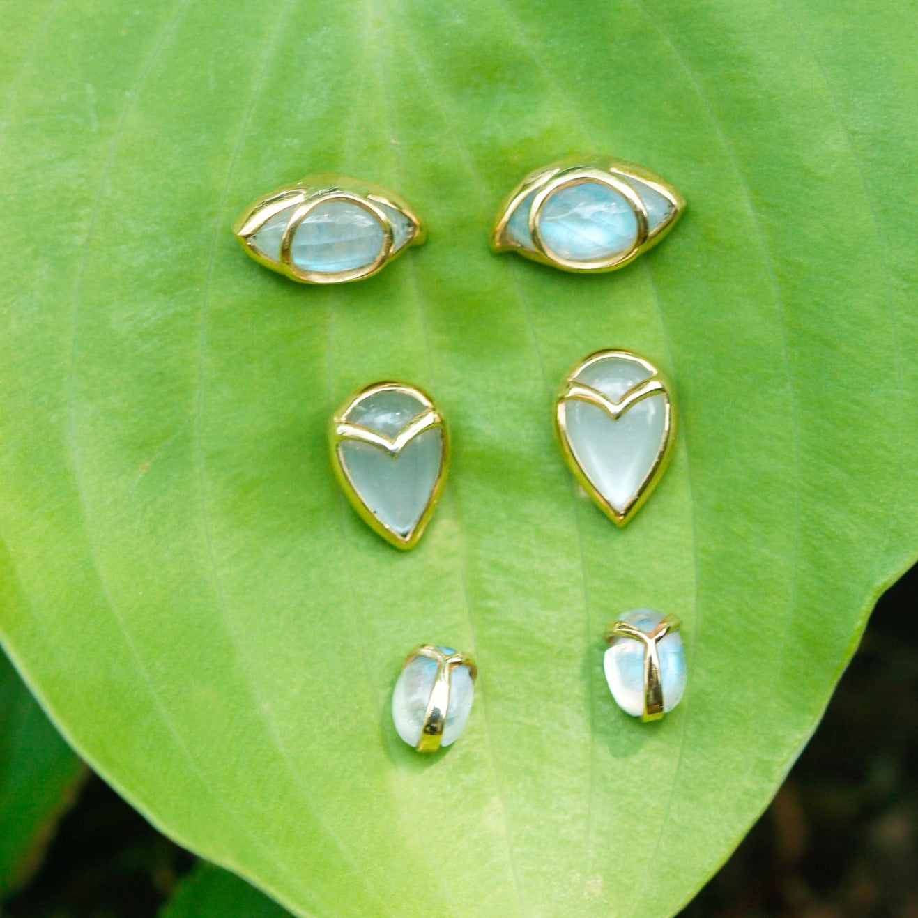 Third Eye Stud Earrings in Rainbow Moonstone & 18k Gold