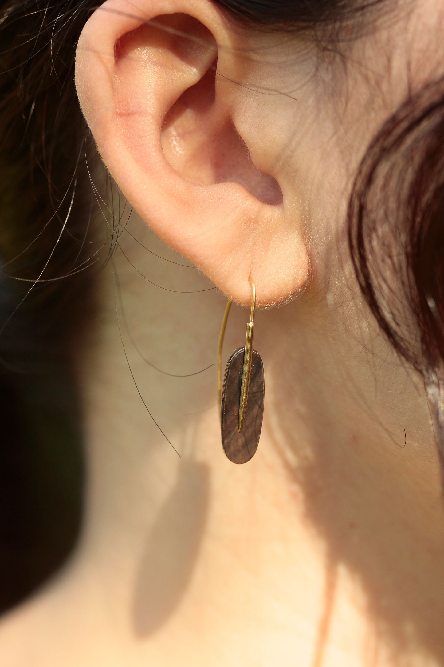 Feather Earrings in Black Mother of Pearl and 18k Gold