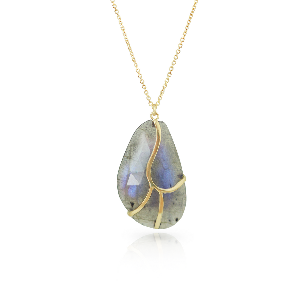 Butterfly Pendant in Labradorite and 18k Gold
