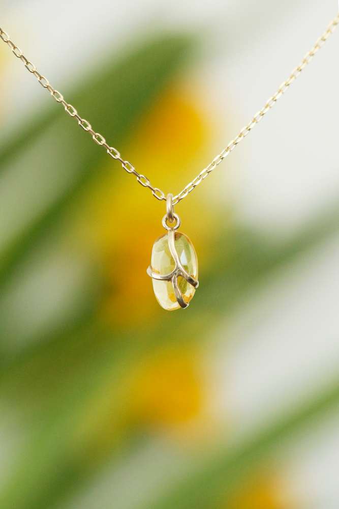 
                  
                    Butterfly Charm in Citrine and 18k Gold
                  
                