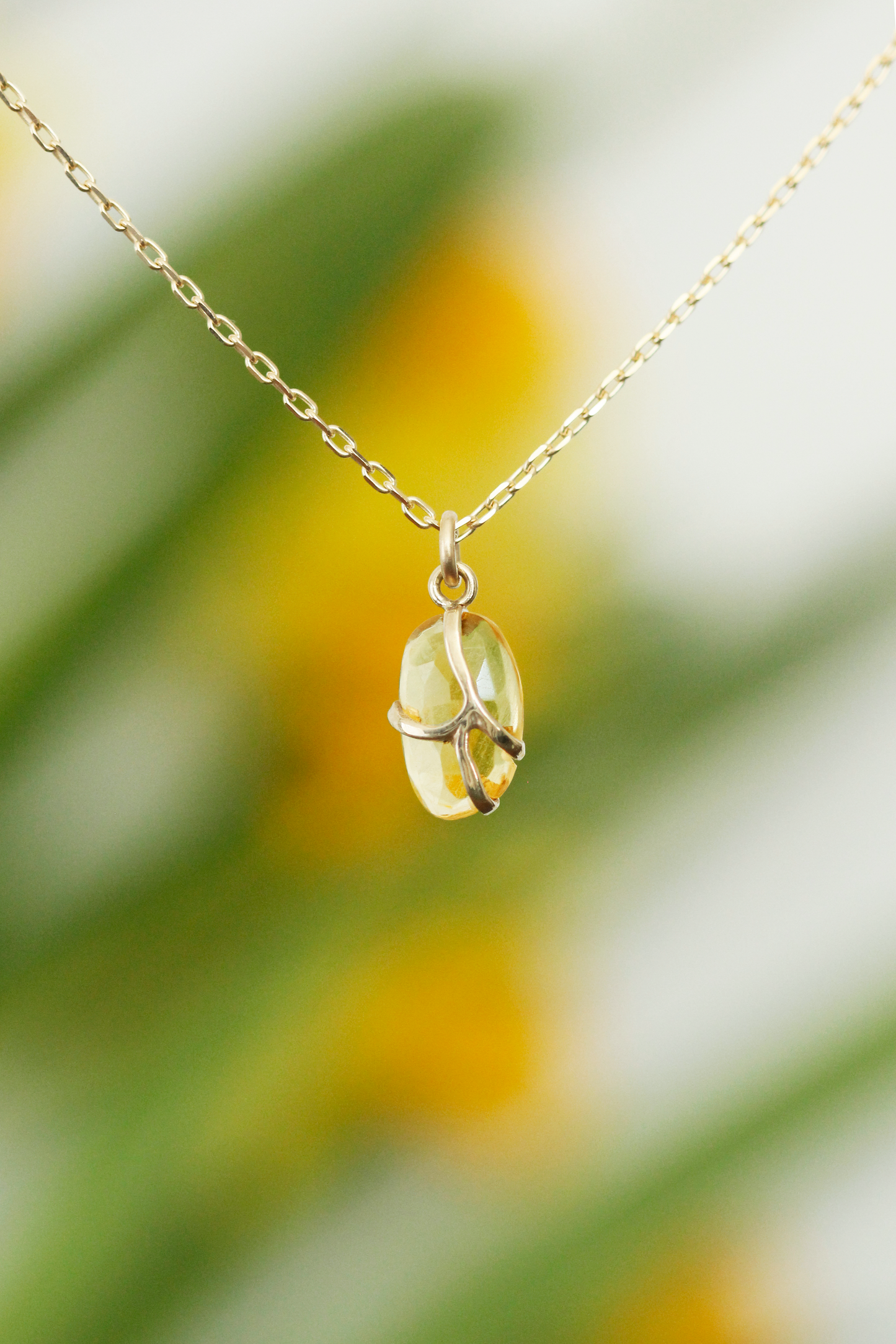 
                  
                    Butterfly Charm in Citrine and 18k Gold
                  
                